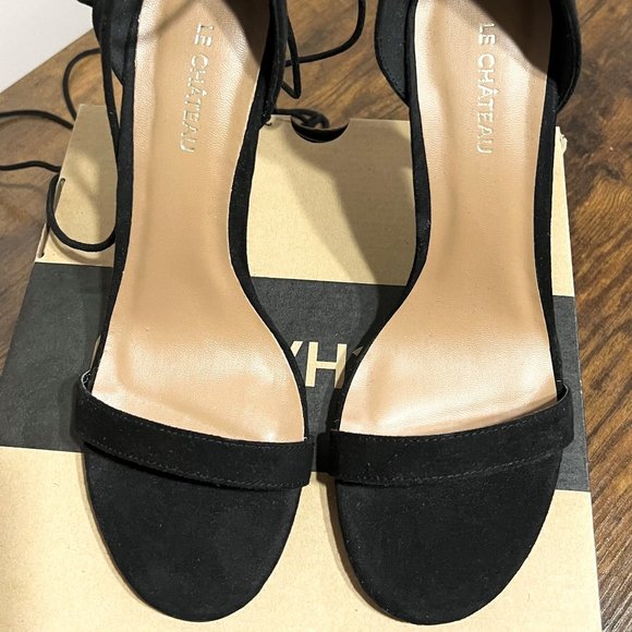 Le Chateau Heeled Strappy Sandals in Black (size 8 US) - Picture 4 of 4